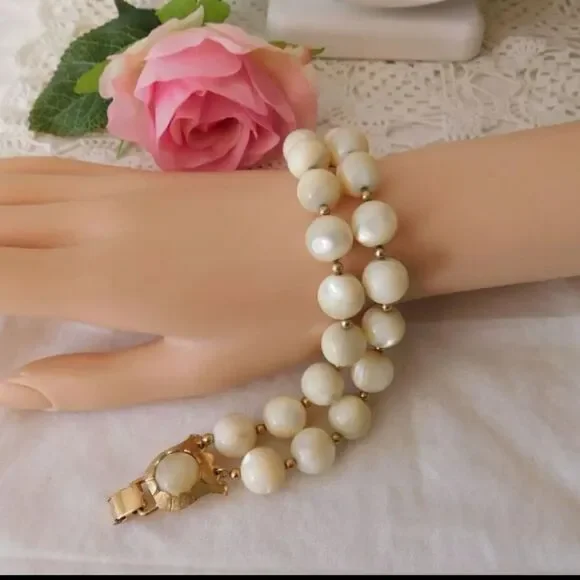 Napier Mother of Pearl Beaded Double Strand Vintage Bracelet - Picture 2 of 6